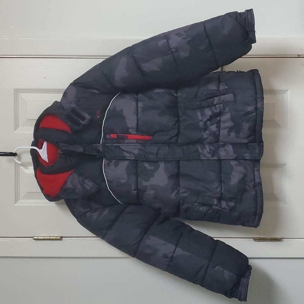Winter puffer jacket w/ hood L Youth